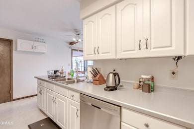 601 W Interstate Ave, Bismarck, ND 58503 - photo 3