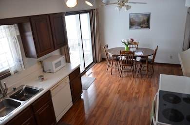 201 Hilltop Cir, Brooklyn, WI 53521 - photo 6