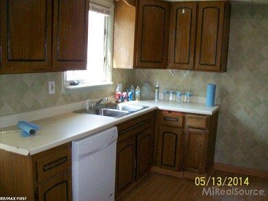 8076 Standard, Center Line, MI 48015 - photo 4