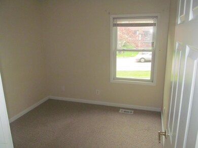 8217 Vaughn Mill Rd, Louisville, KY 40228 - photo 6