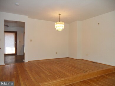 1421 Templeton Place, Rockville, MD 20852 - photo 6