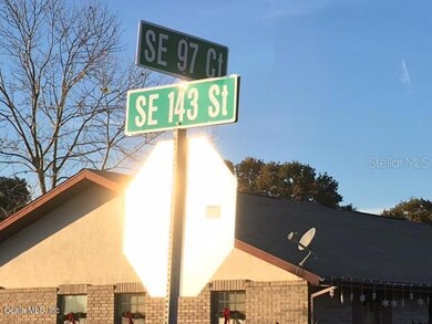 edgewater corner sign