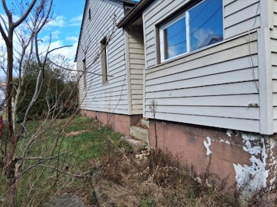 932 Duke St, Marion, VA 24354 - photo 5