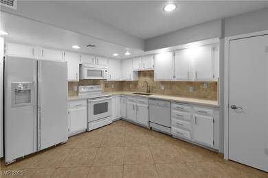 1312 Rawhide St, Las Vegas, NV 89119 - photo 2