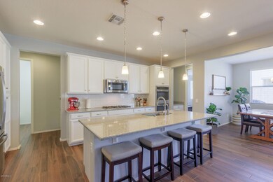 Kitchen with large island