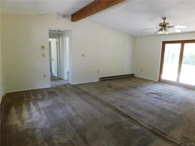 37 N Railroad St, Walnutport, PA 18088 - photo 4