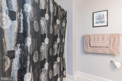 The Crescent unit 205, Silver Spring, MD 20910 - photo 6