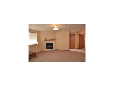 4525 1st Ave SW unit 4, Cedar Rapids, IA 52405 - photo 4