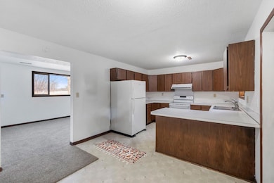 608-610 Martin Rd, Waterloo, IA 50701 - photo 4