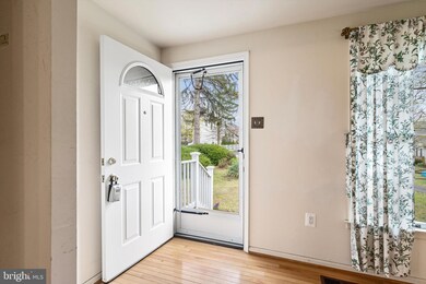 661 E G St, Purcellville, VA 20132 - photo 3