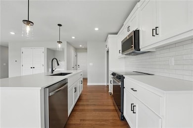 8712 SW Edgewater Dr, Blue Springs, MO 64064 - photo 4