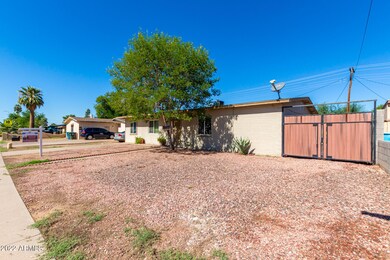 7802 W Mitchell Dr, Phoenix, AZ 85033 - photo 2