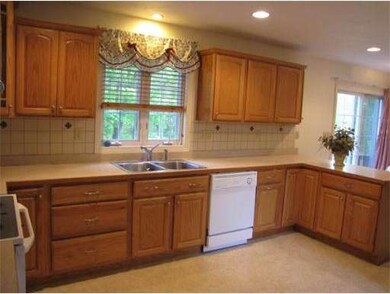 44 Pleasant St, Upton, MA 01568 - photo 4