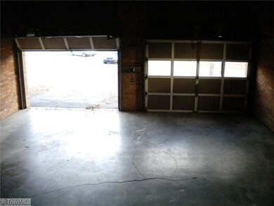 1516 E Fairfield Rd, High Point, NC 27263 - photo 4