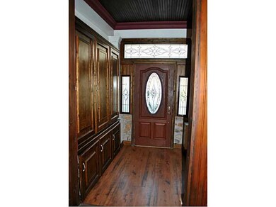 Entry/Foyer.