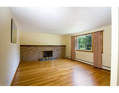 15 Bruce St, Uxbridge, MA 01569 - photo 2