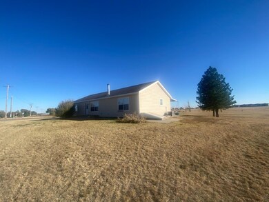 701 E 6th St, Hugoton, KS 67951 - photo 5