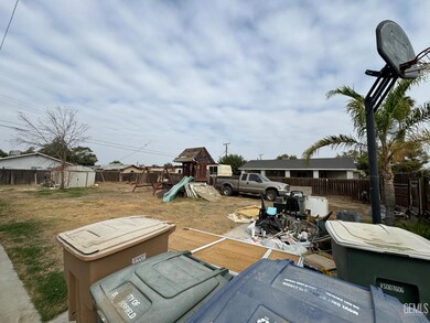 3517 Lotus Ln, Bakersfield, CA 93307 - photo 2