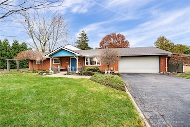 135 Floral Acres Dr, Tipp City, OH 45371 - photo 2