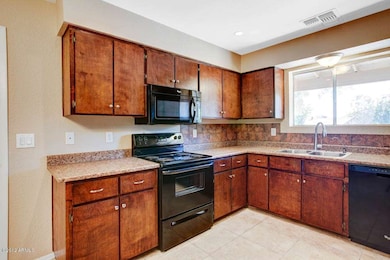 Kitchen w/ Brand New Appliances