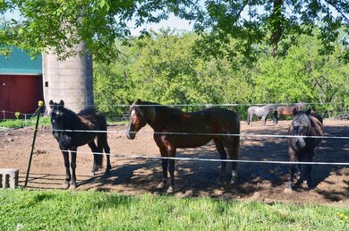 1521 King Rd, Brooklyn, WI 53521 - photo 2