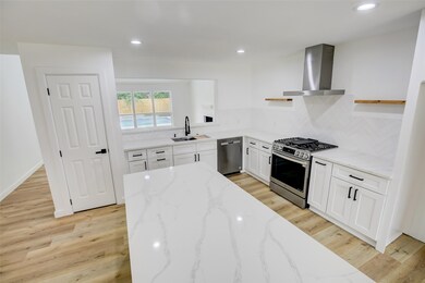 10523 Canyoncrest Ln, Houston, TX 77086 - photo 6