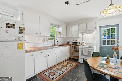 1319 E 58th St, Savannah, GA 31404 - photo 7