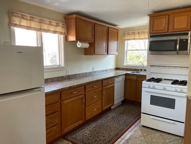 183 Pleasant St unit 2, Marblehead, MA 01945 - photo 2