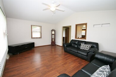 4727 Rutland-Dunn Town Line Rd, Dunn, WI 53575 - photo 4