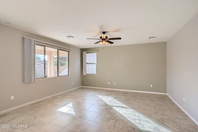 6-567034345-10 Living Room