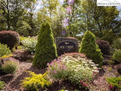 11 Fox Crest Rd, Beech Mountain, NC 28604 - photo 2