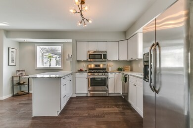 1809 Dewitt Ct, Waukesha, WI 53186 - photo 7