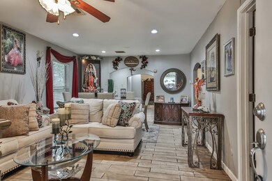 4929 Creekmont Dr, Houston, TX 77091 - photo 5