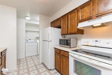 18-Unit 2 Kitchen 20200821-DW-9130