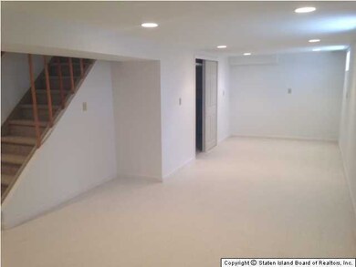 320 Chesterton Ave, Staten Island, NY 10306 - photo 6