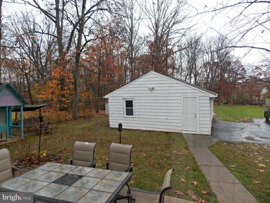 605 Oak St, Telford, PA 18969 - photo 3