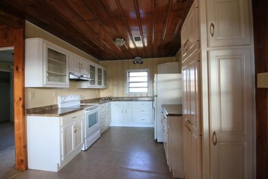 New country kitchen