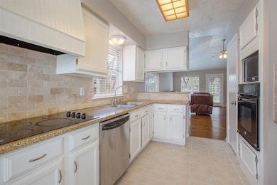 15739 Oak Mountain Dr, Houston, TX 77095 - photo 6