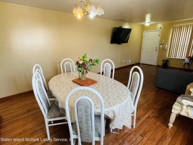 241 Skyline Dr, Staten Island, NY 10304 - photo 5