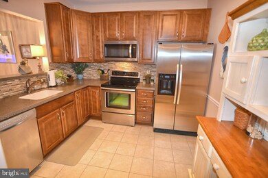 8611 Wintergreen Ct unit 208, Odenton, MD 21113 - photo 3
