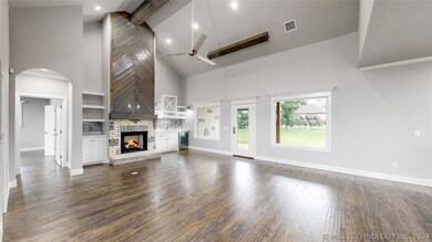 10068 Ratliff Dr, Claremore, OK 74017 - photo 4