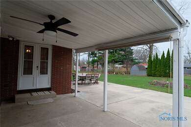 COVERED PATIO/BACK YARD