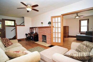 206 N Warren Avenue Living Room
