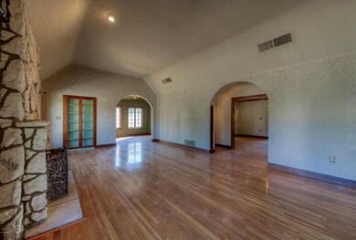 005_Living Room 2