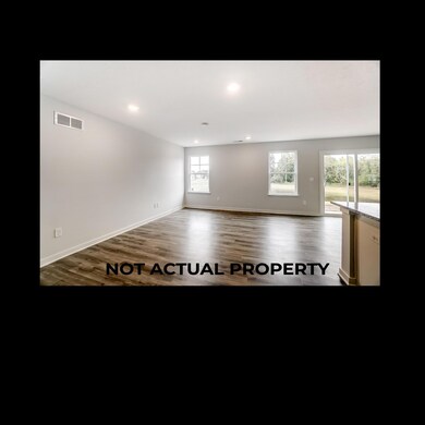 3058 Wyntree Dr, Columbus, OH 43232 - photo 2