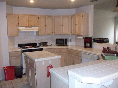 209 Blue Jay Ln, Laredo, TX 78045 - photo 3