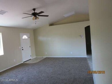 GREAT ROOM / FRONT ENTRY