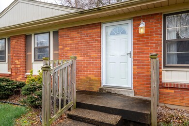 9408 Doewood Ln, Louisville, KY 40291 - photo 2