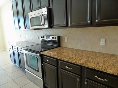 Kitchen w Granite