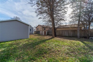 812 E 25th St, Des Moines, IA 50317 - photo 5